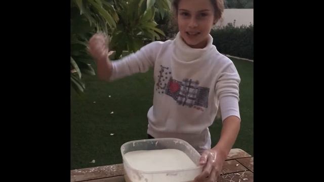 НеНьютоновская жидкость или простой эксперимент с крахмалом! Non-Newtonian Fluid!