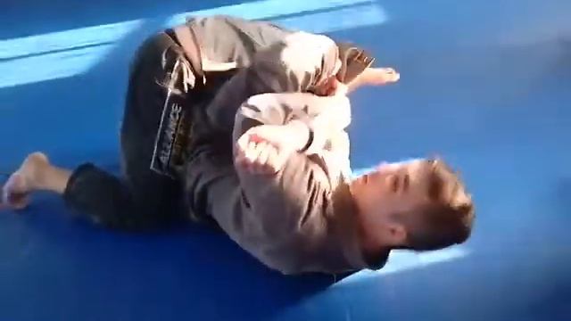 Болевой прием на руку при помощи лапела. Джиу Джитсу