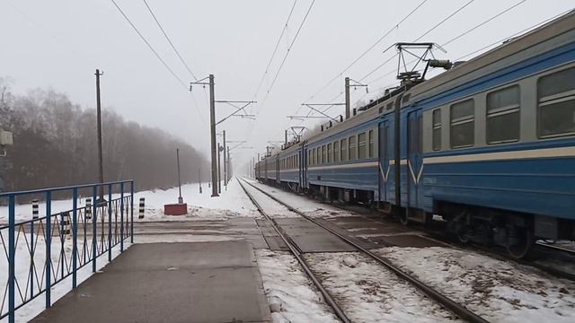 Электропоезд ЭР9м-574 о.п 331-й км смотреть онлайн