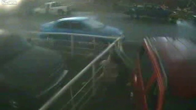 Семья в торнадо смотреть онлайн