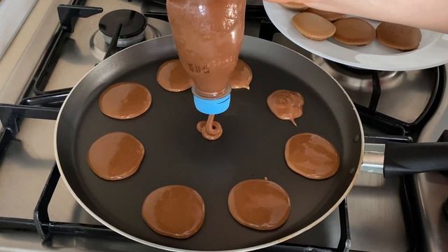 Шоколадные пирожные. смотреть онлайн