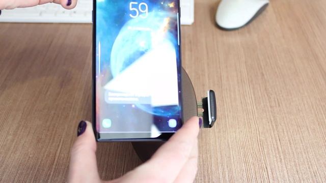 Автомобильный держатель с автозажимом и беспроводным ЗУ i9C Smart смотреть онлайн