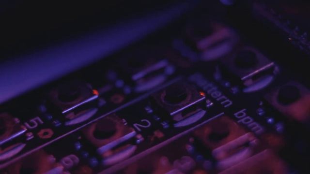 Lumi + PO32 + iPad Glitchy IDM Jam смотреть онлайн
