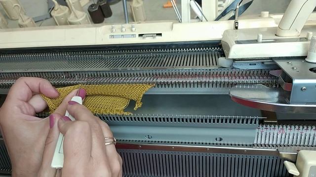 Для одно-фантурников.Вязание отложного воротника с чулком (карманом) смотреть онлайн