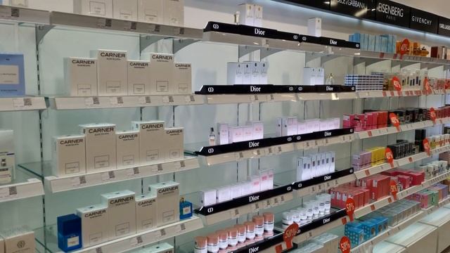 Russian Shopping Malls Under Sanctions ?️ Abundance Even in the ? Pet Departments? смотреть онлайн