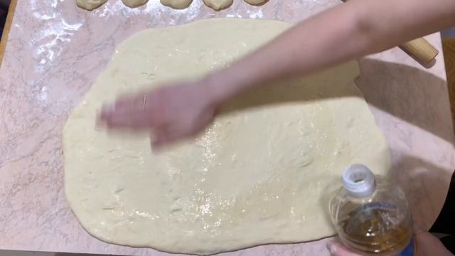 Булочки с сахаром дрожжевые, простой рецепт смотреть онлайн