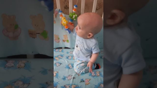 Пошёл 8- ой месяц, малыш начал вставать на коленки, что будет дальше? Вася первый ребёнок в семье❤ смотреть онлайн