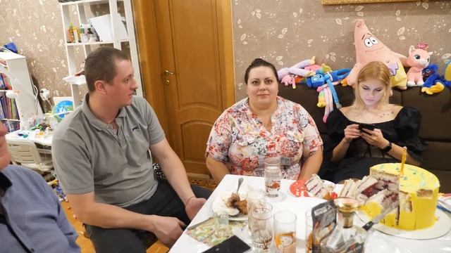 VLOG Бабушка снесла яйцо. Надя краше всех смотреть онлайн