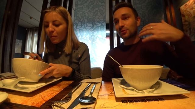 Россия ПРОТИВ Таиланда / ГДЕ ДЕШЕВЛЕ ПОЕСТЬ? / WOlfы семейный влог смотреть онлайн