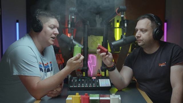 The Biggest Disposable Vape EVER!! // HorizonTech Binaries Cabin Review смотреть онлайн