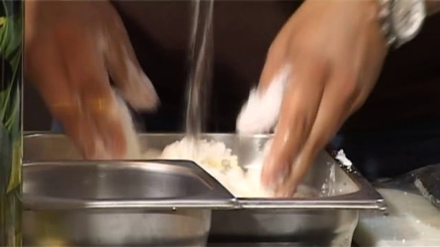 Рецепт от Азбуки Вкуса: дорада в морской соли смотреть онлайн