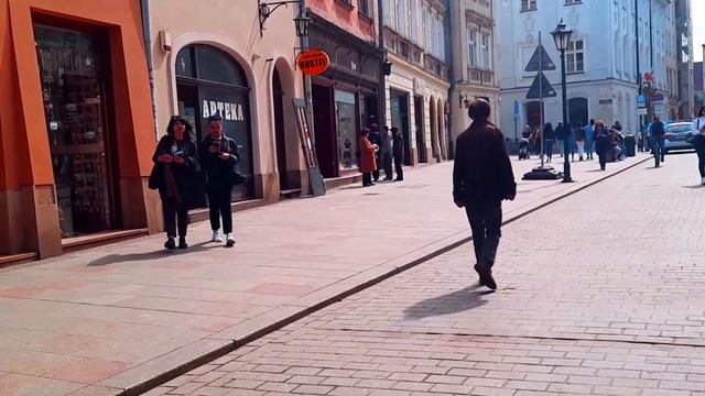 ПРОГУЛКА ПО КРАКОВУ - 4. Скульптура - СВЯЗАННЫЙ ЭРОС. апрель 2022 года смотреть онлайн