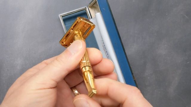 A Closer Look at the Vintage Boxed Gillette Super Toggle - Rare Vintage Safety Razor смотреть онлайн