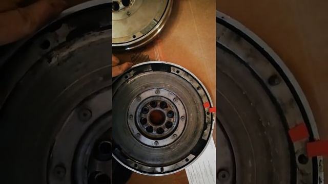 Сравнение нового и старого маховика вольво S 40 2.0 D, 2.0 HDI смотреть онлайн