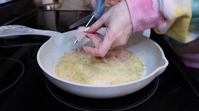 Keeping under 20 grams of TOTAL carbs | Easy Keto Meals | What I Eat In a Day | janetgreta смотреть онлайн