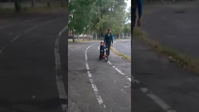 Bmw kids bike. Сыну 3 года:) смотреть онлайн