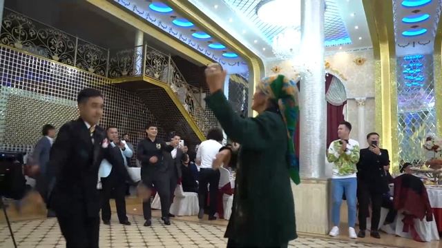 Неповторимый уйгурский семейный танец смотреть онлайн