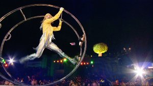 Цирк дю солей 2004 - Человек в кольце
