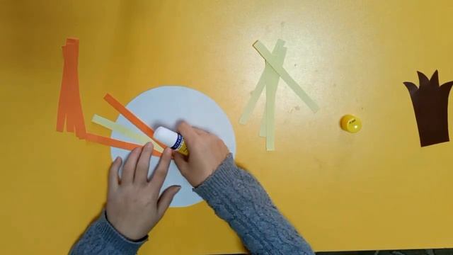 Образотворча діяльність аплікація:"Осіннє дерево "(старша група) смотреть онлайн