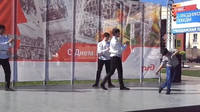 ЯРО Ассамблея народов России поздравляет ветеранов (танцует ансамбль "Ритмы гор") 7 мая 2013 смотреть онлайн