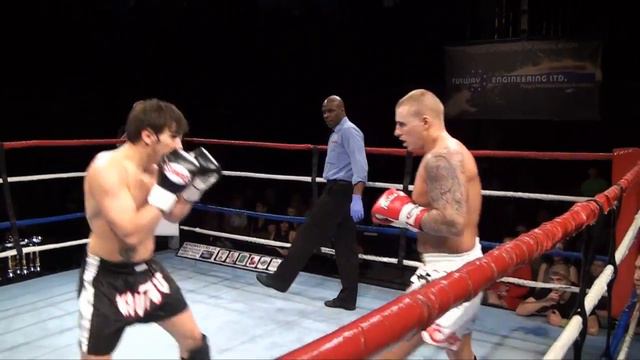 Darren Robinson (IM Marsh Kickboxing ) v Scot Morris (TMAS) K1 80kg смотреть онлайн