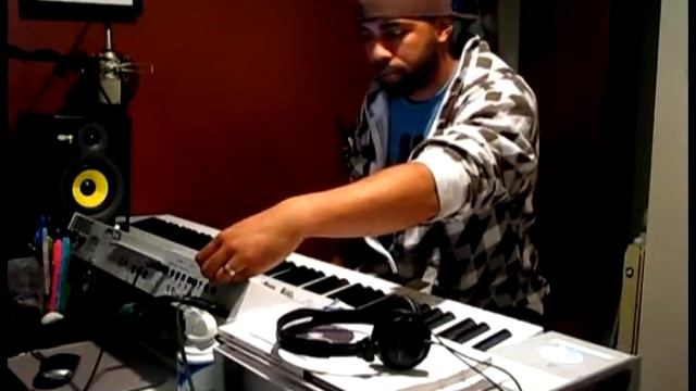 Epic Beat on the Korg M3 смотреть онлайн