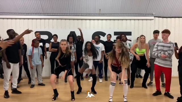 SERGE BEYNAUD - KOTA NA KOTO (AFRO IN HEELS) смотреть онлайн