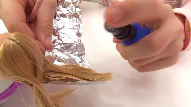 Барби в Салоне красоты. Косметика для кукол - скраб и маска для лица. Мультики для девочек смотреть онлайн