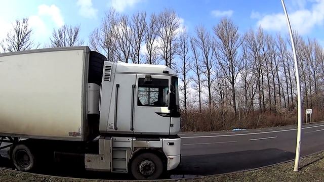 Первый раз за рулем фуры смотреть онлайн