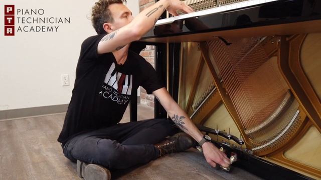 What do the pedals on my piano do? смотреть онлайн