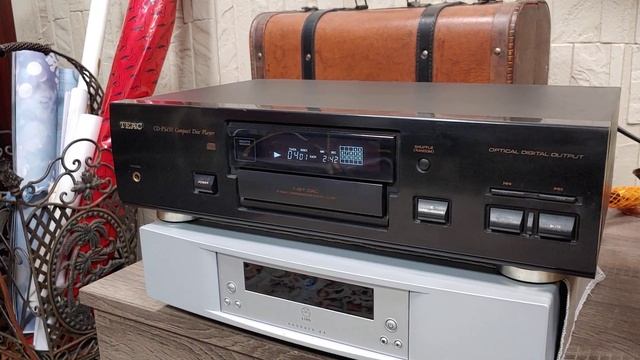 TEAC CD-P3450 CD PLAYER /1bit DAC+8X Oversampling Digital Filter смотреть онлайн