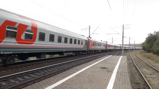 ЭП20-063 с пассажирским поездом смотреть онлайн