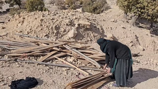 Nomad life: Ashraf starts building a warm house for the winter with the help of his grandmother смотреть онлайн