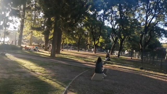Аргентина, Буэнос-Айрес, мы пошли в парк на слёт русских. Parque, encuentro con compatriotas. смотреть онлайн