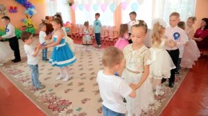Танец с малышами