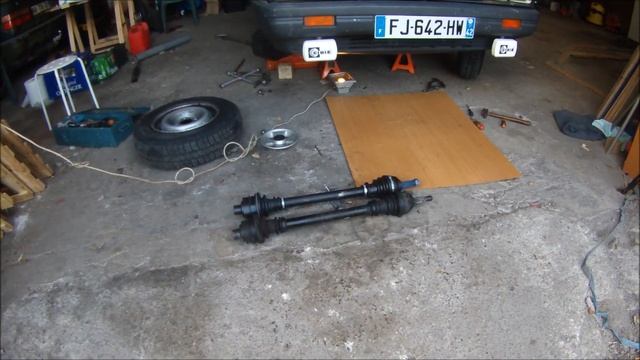 R11 remplacement du cardan droit ( RENAULT 11 GTL ) смотреть онлайн