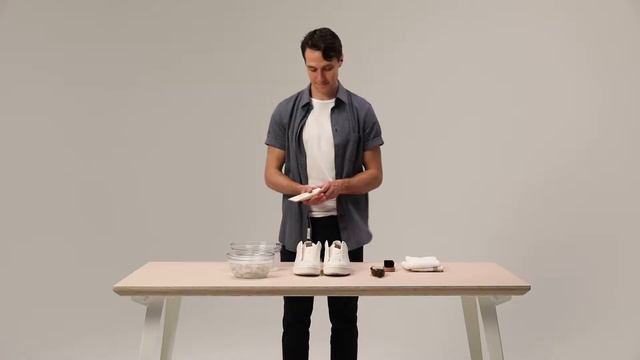 East Dane & Gear Patrol Present: How to Clean Your Sneakers смотреть онлайн