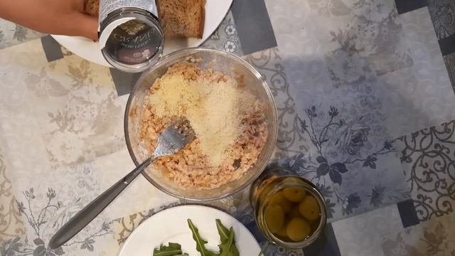 Печень трески на завтрак к кофе..Cod liver for breakfast with coffee смотреть онлайн