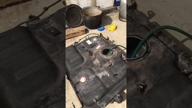 Ремонт бензобака Кия Каренс. Мастер Аргон. Тел.8(926)070-86-79. смотреть онлайн