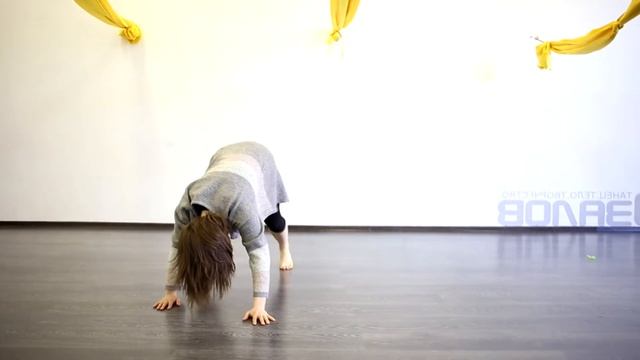 Как снять одежду во время танца смотреть онлайн