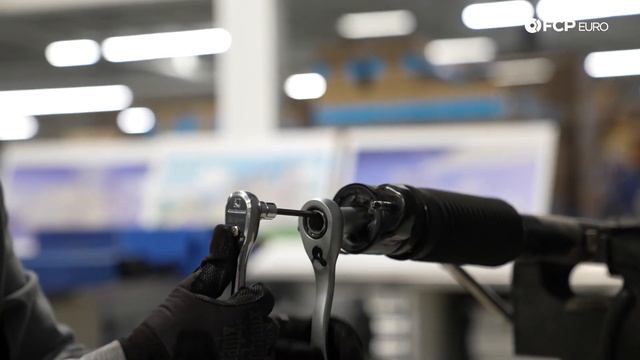 Mercedes-Benz W166 Rear Shock Absorber Replacement DIY (2012-2018 ML250, ML350, GLE350, & More) смотреть онлайн