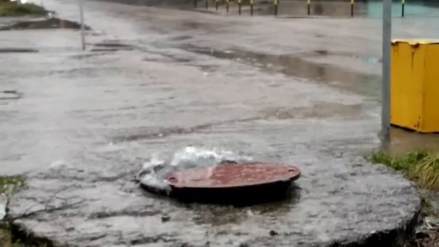 Прорвало канализацию на П. Морозова смотреть онлайн