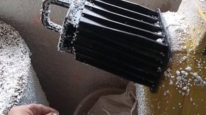 Как измельчить пенопласт для бетонпенополистирола.?