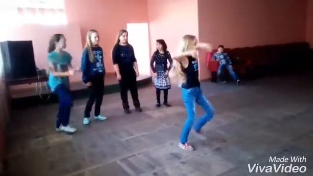 Дискотека, конкурс придумай танец за 5 минут смотреть онлайн