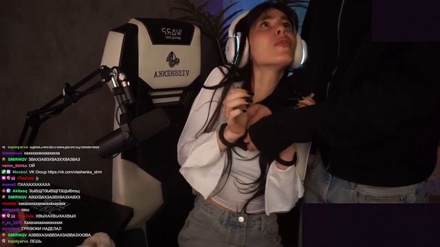 КОРЕШ ПРИШЕЛ К ВИШЕНКЕ НА СТРИМ И СДЕЛАЛ ЕЙ ПОДАРОК смотреть онлайн