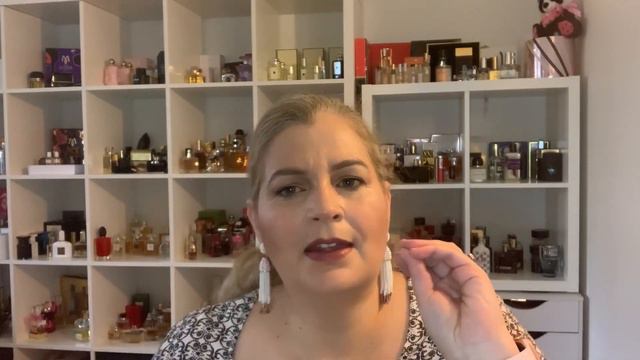 Perfumes que youtubers me hicieron comprar смотреть онлайн