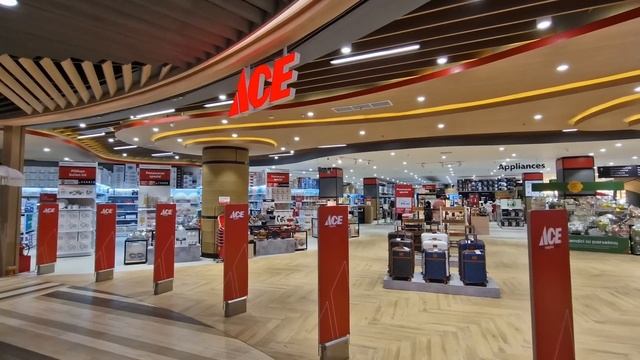I Visited The LARGEST SHOPPING MALL In Bali : Living World Denpasar