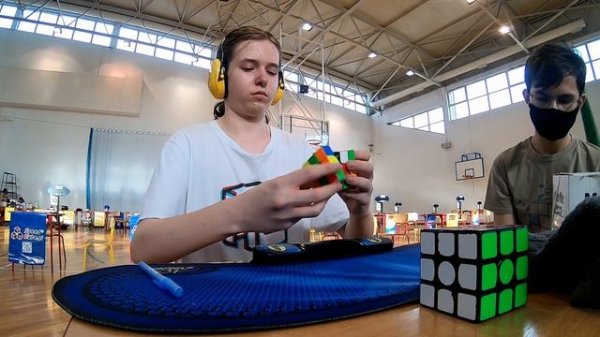 Rubik's cube: 4.77 Official Solve
