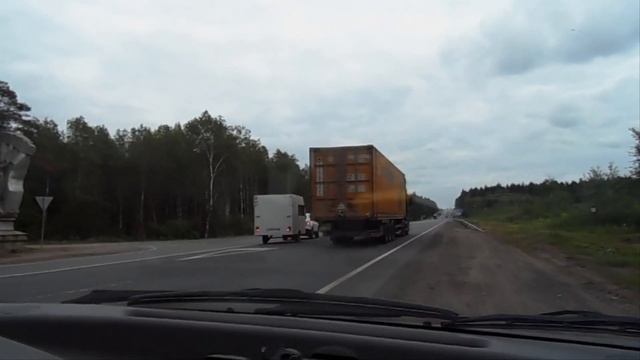 Самодельный прицеп караван, со стороны на трассе смотреть онлайн