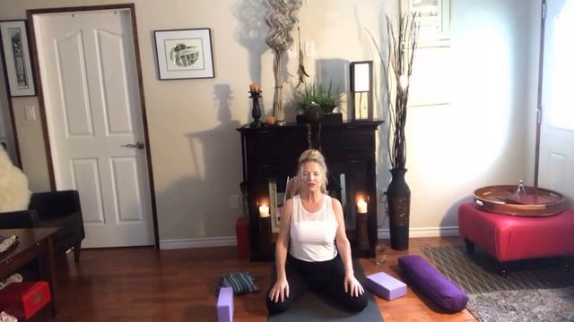 Beginners Yoga: Sun Salutations and the Three Warriors смотреть онлайн